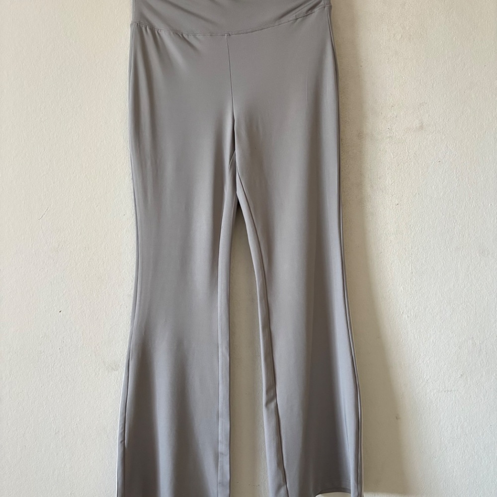 New York Active Contrast Side Stripe Flare Pants Regular Grey size medium NWOT - Picture 2 of 15